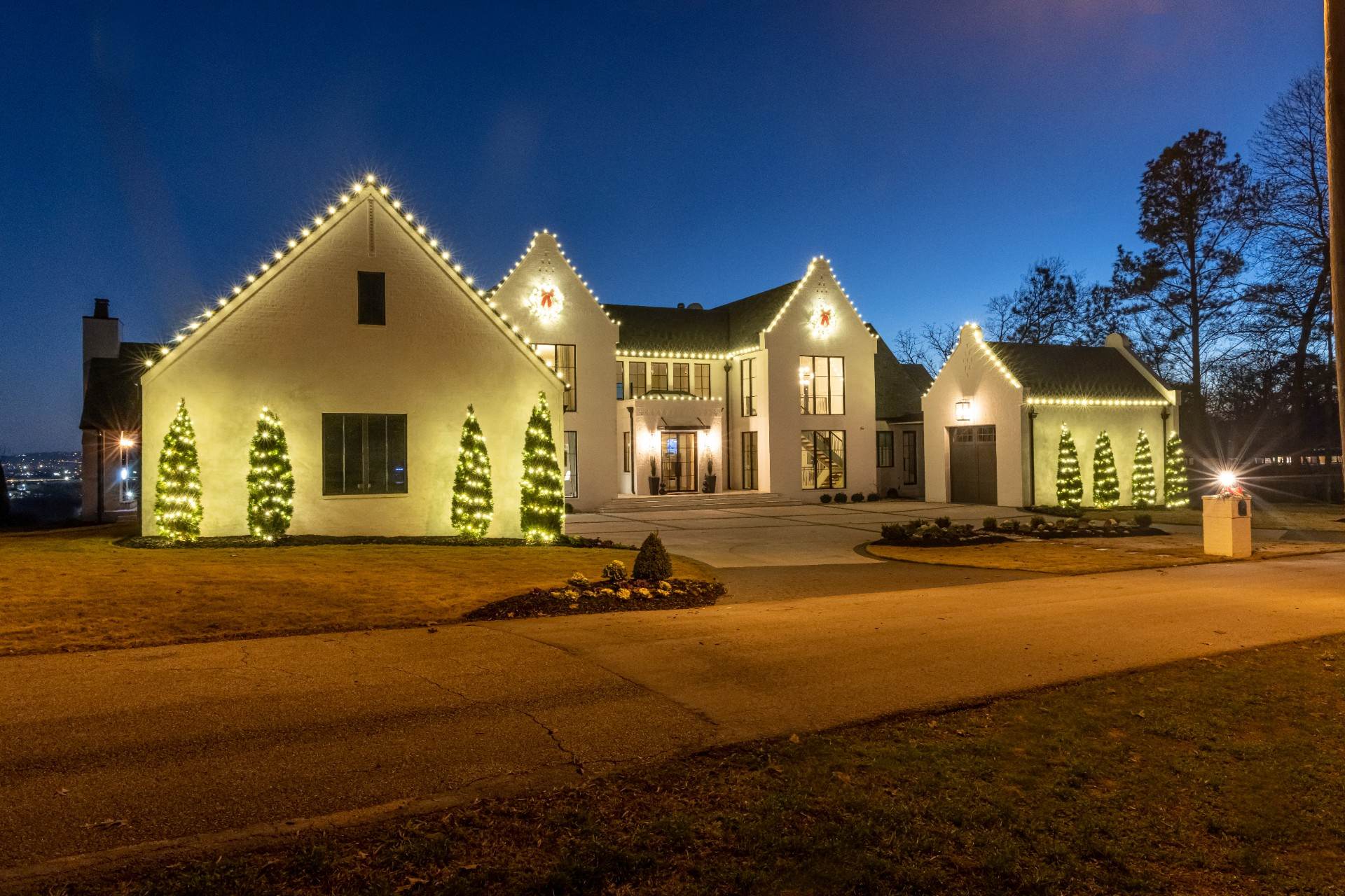 Holiday Lighting Renew Exterior Services Chattanooga Christmas Lighting